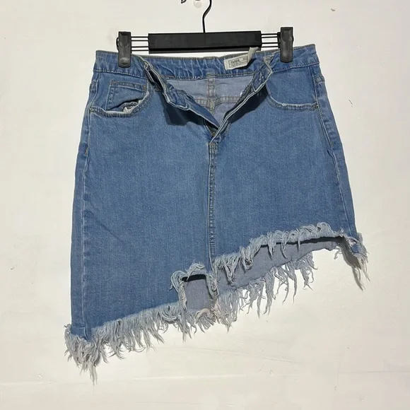 Papaya High-Rise Asymmetrical Frayed Medium Wash Denim Skirt Size Large - Picture 4 of 8